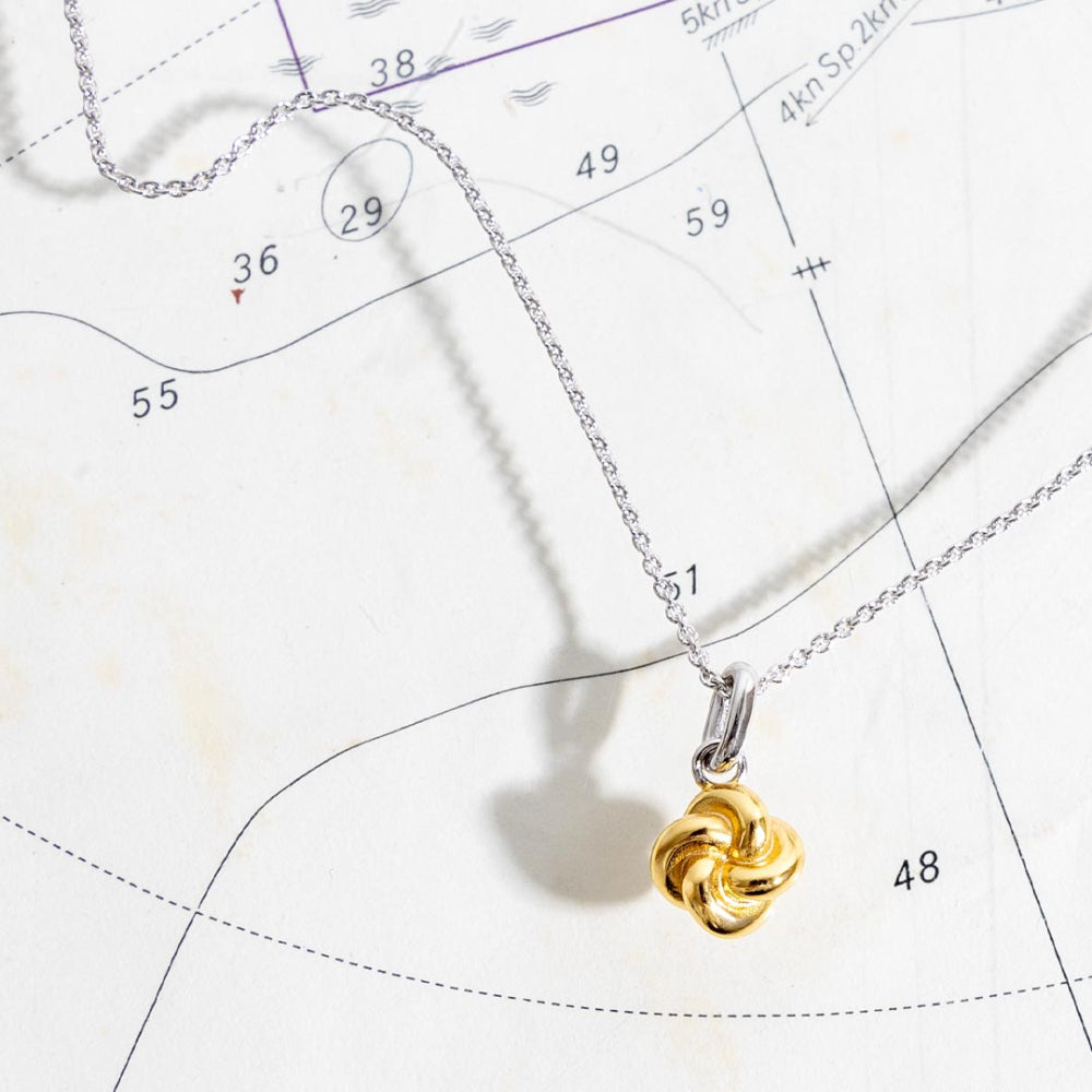 KH Marina Tide Knot Golden Necklace