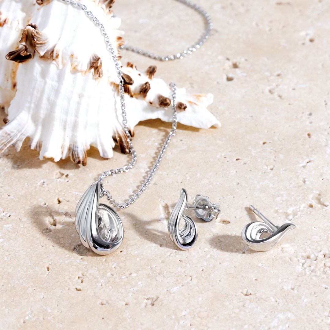 Océane Shell Wave Stud Earrings
