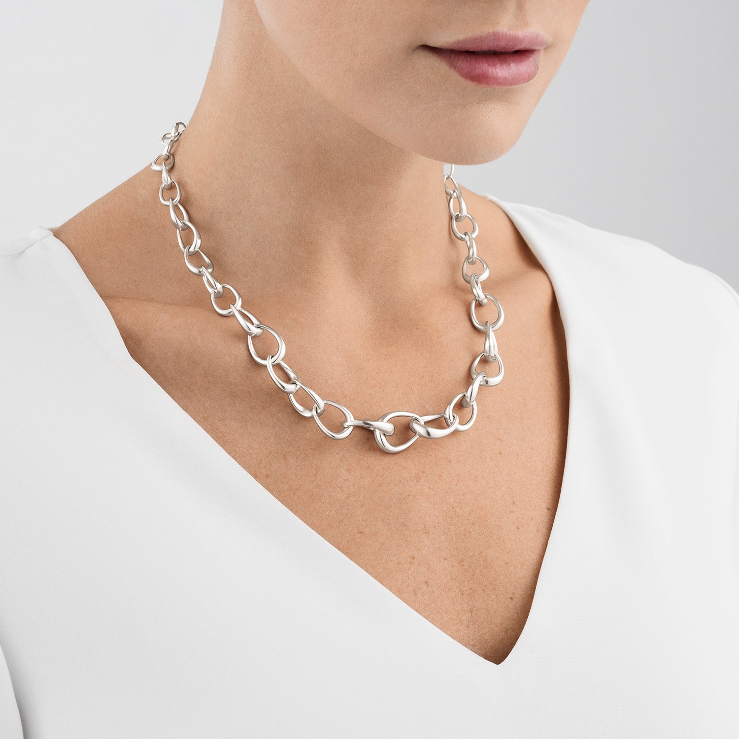 Silver Offspring Graduated Link Necklace