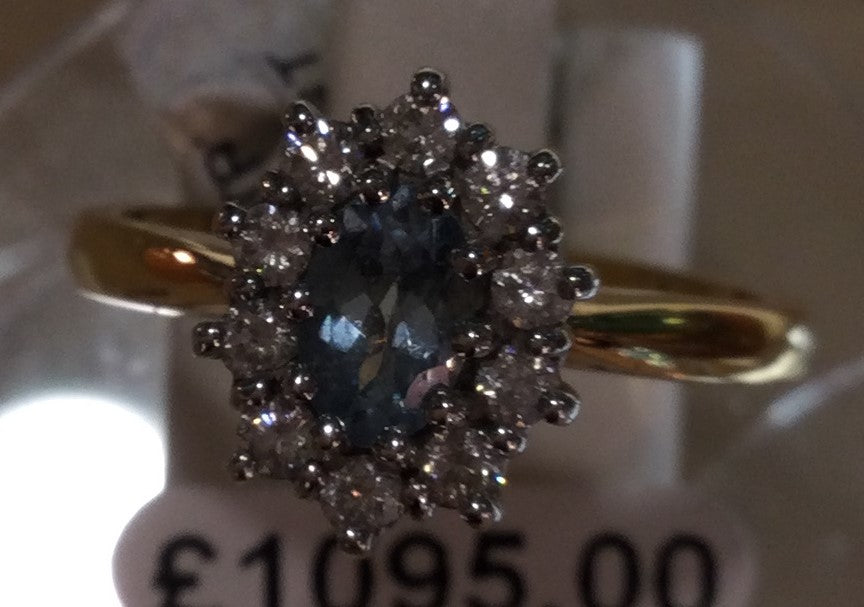 18ct Gold Aqua/Dia 11st Clw St
