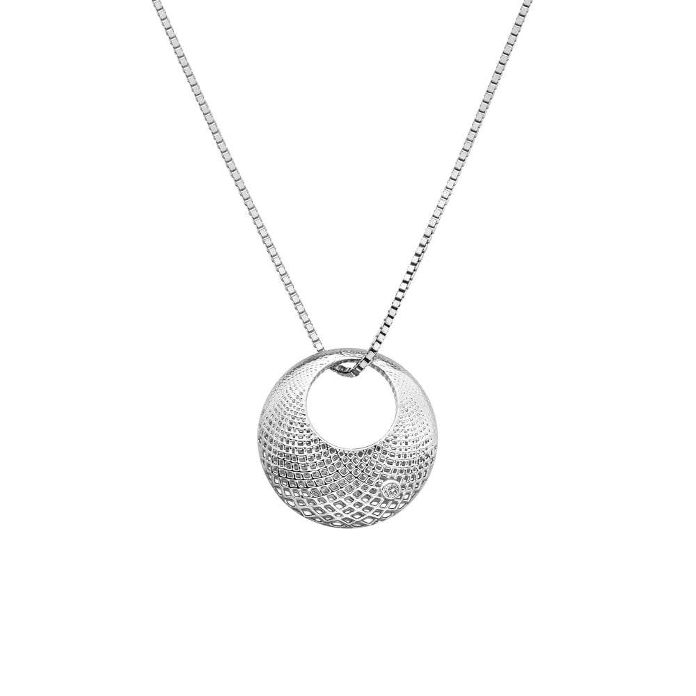 Quest Filigree Circle Pendant & Chain.