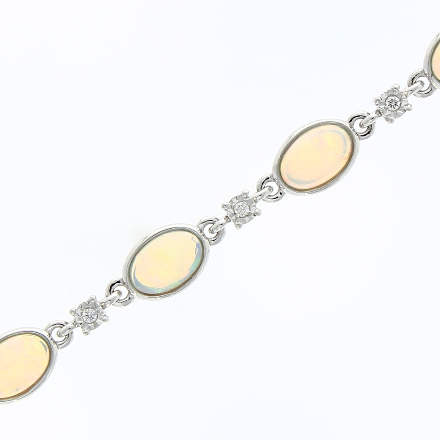 18ct White Gold 13di-13ovop R/O Blt