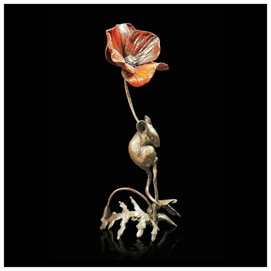Mouse with Poppy