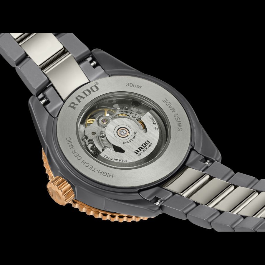 Captain Cook High-Tech Ceramic Skeleton