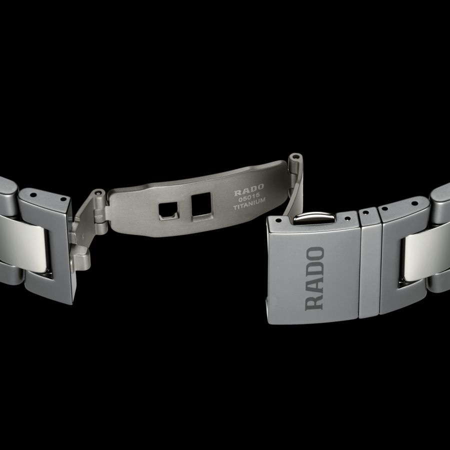 Captain Cook High-Tech Ceramic Skeleton