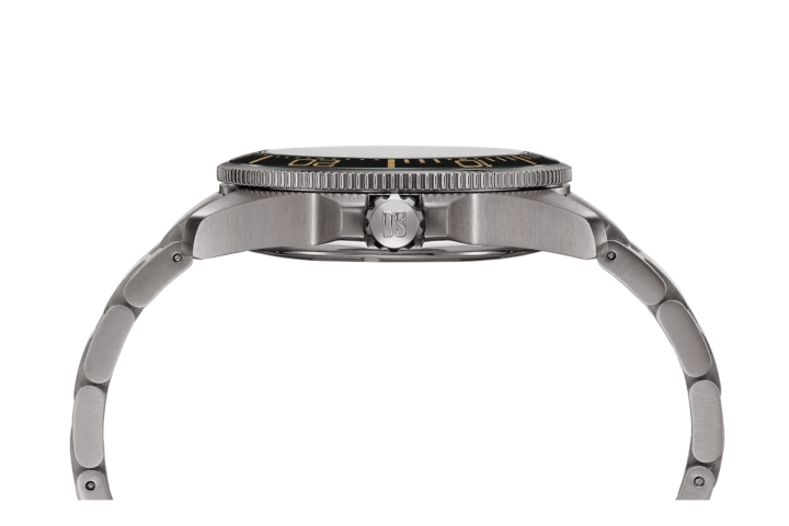 DS Action Ti Blk dail bracelet watch