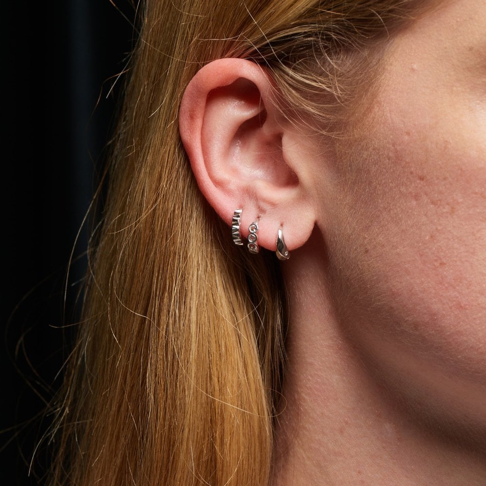 Hot Diamonds Silver Ridge Huggie Hoop Earrings