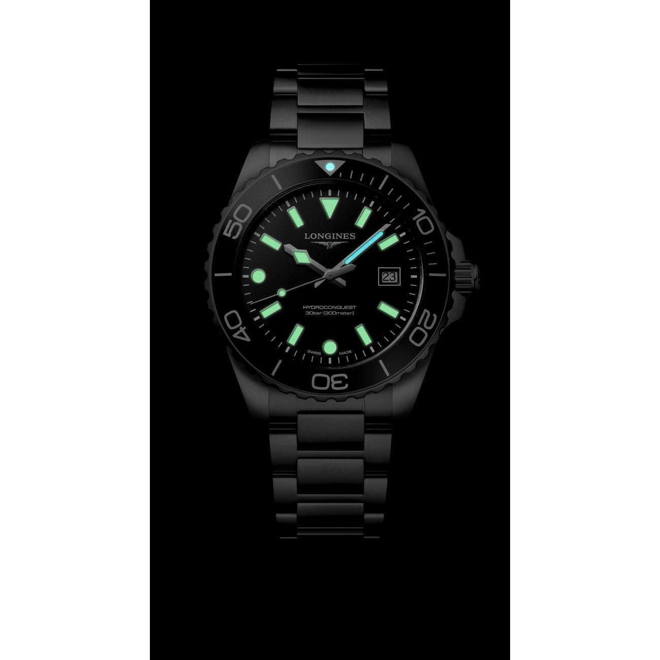 Hydroconquest Quartz Watch. Black Dial Stainless Steel Bracelet.