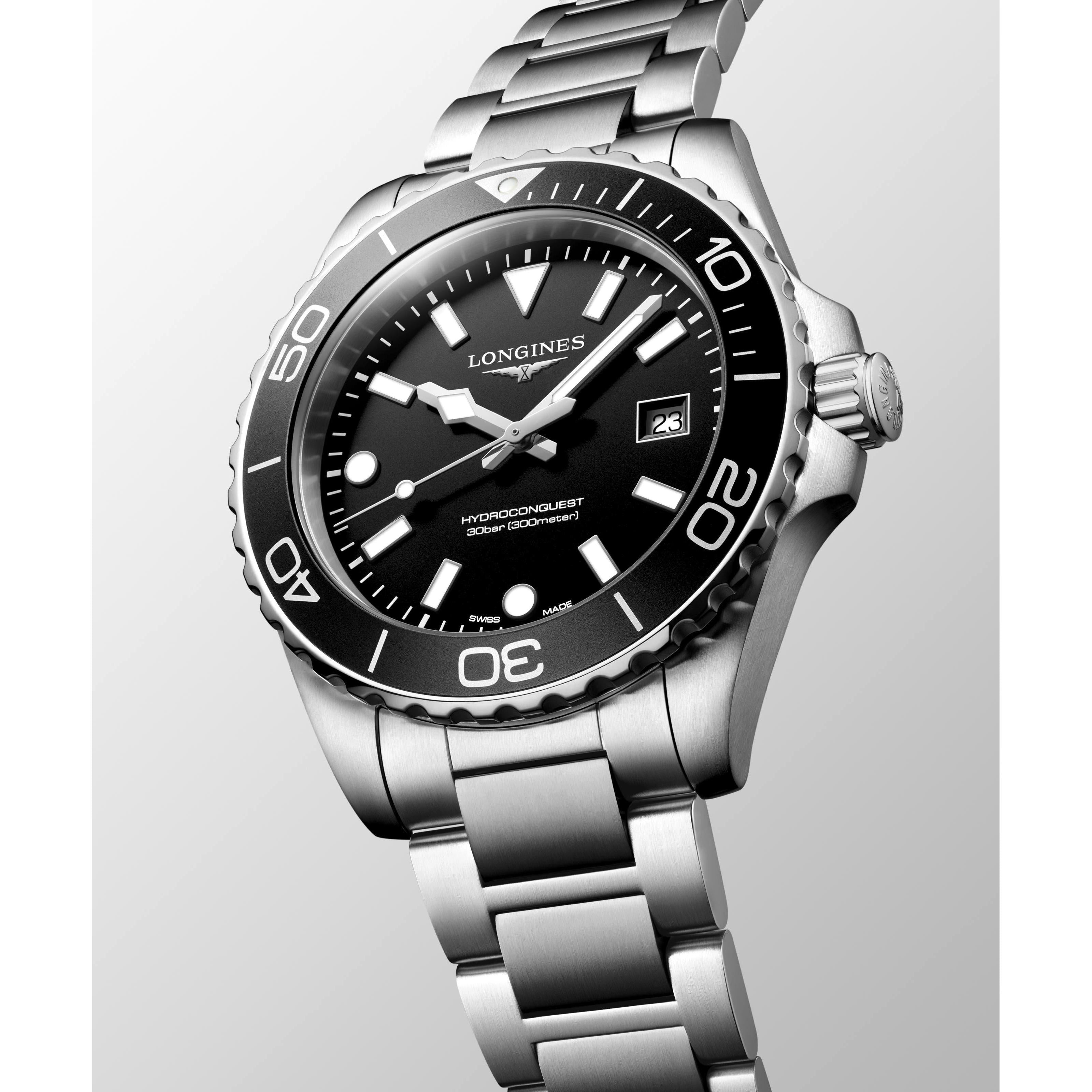Hydroconquest Quartz Watch. Black Dial Stainless Steel Bracelet.
