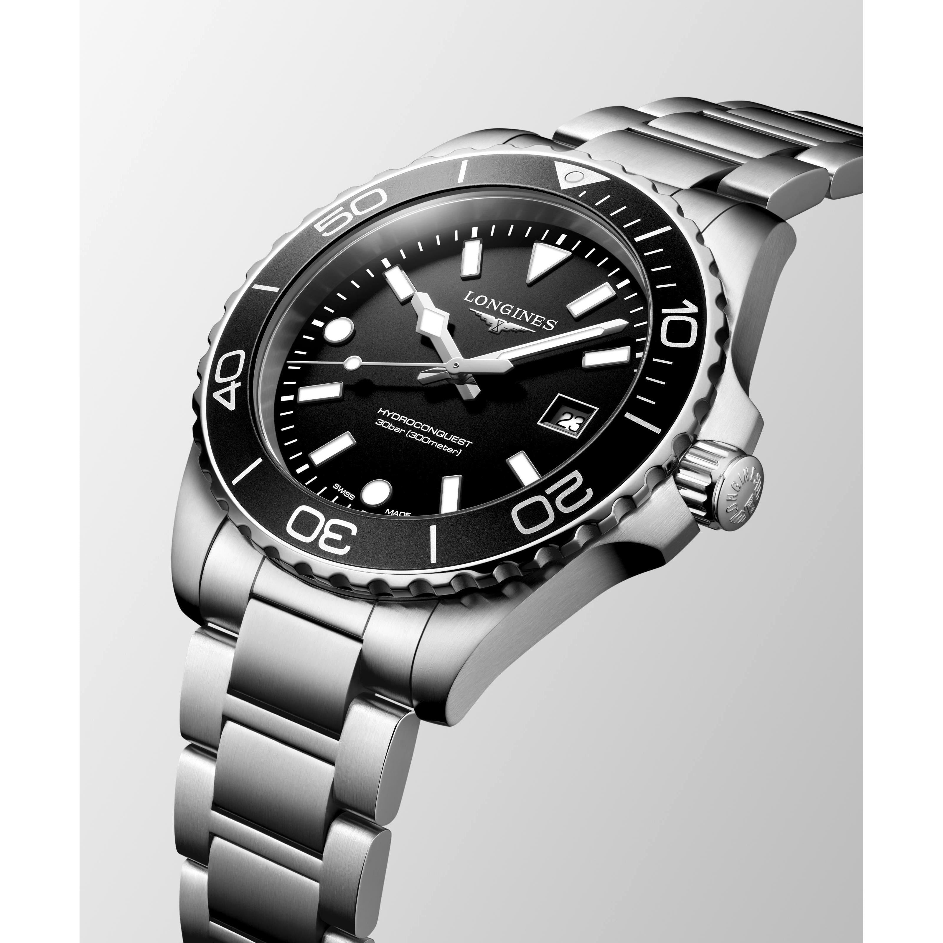 Hydroconquest Quartz Watch. Black Dial Stainless Steel Bracelet.