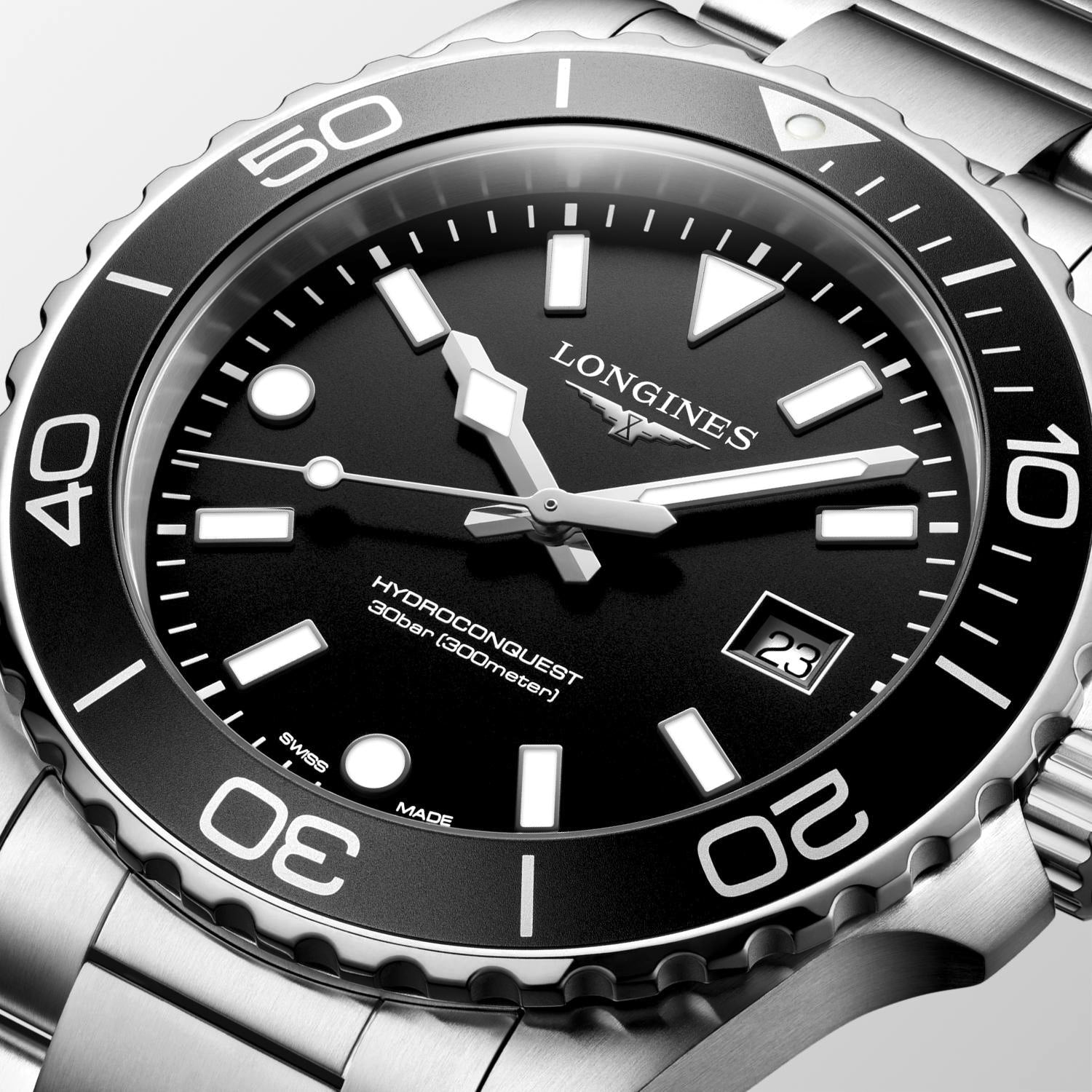 Hydroconquest Quartz Watch. Black Dial Stainless Steel Bracelet.