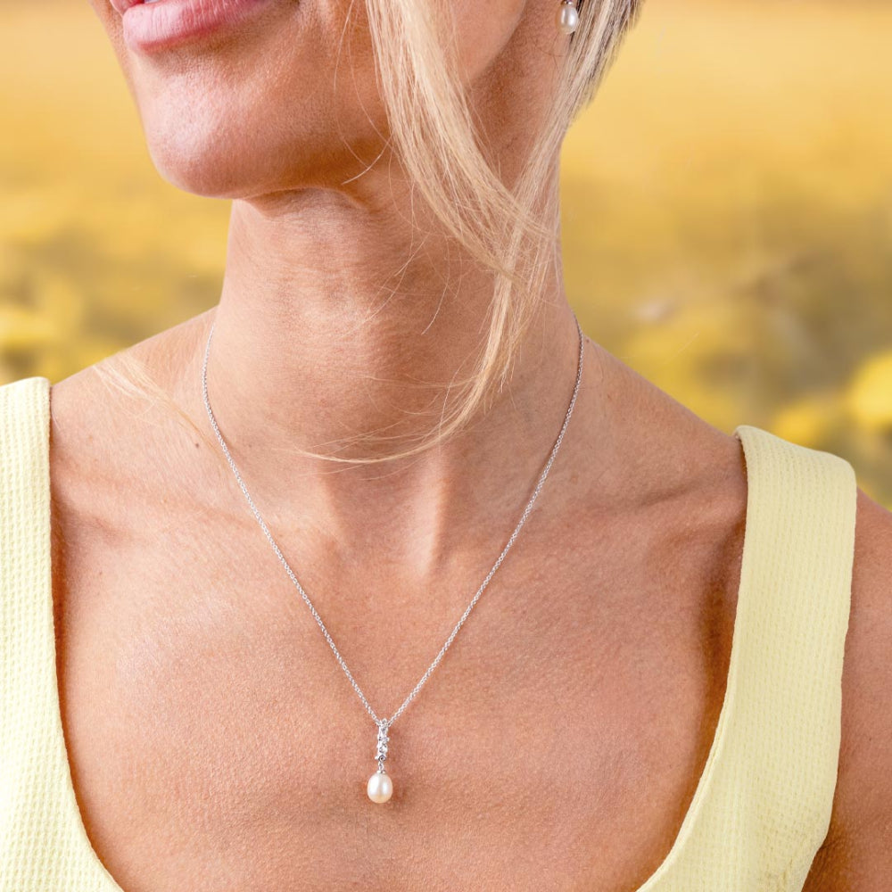 KH Blossom Flyte Honey Flower Oval Pearl Necklace