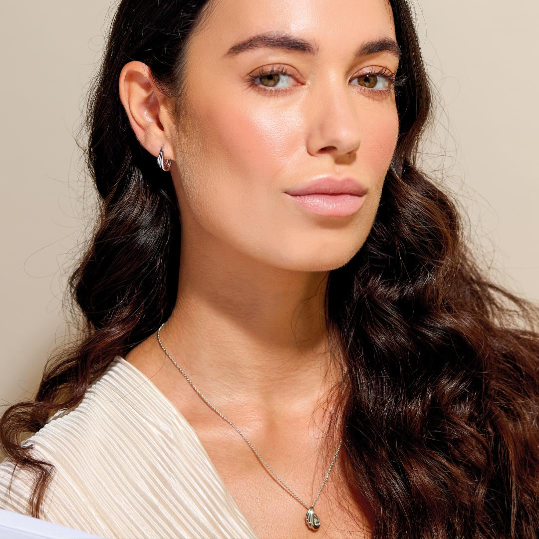 Océane Shell Wave Hoop Earrings