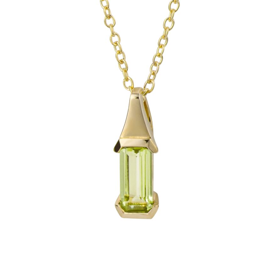 9 carat yellow gold elongated Peridot pendant.   Pendant ONLY