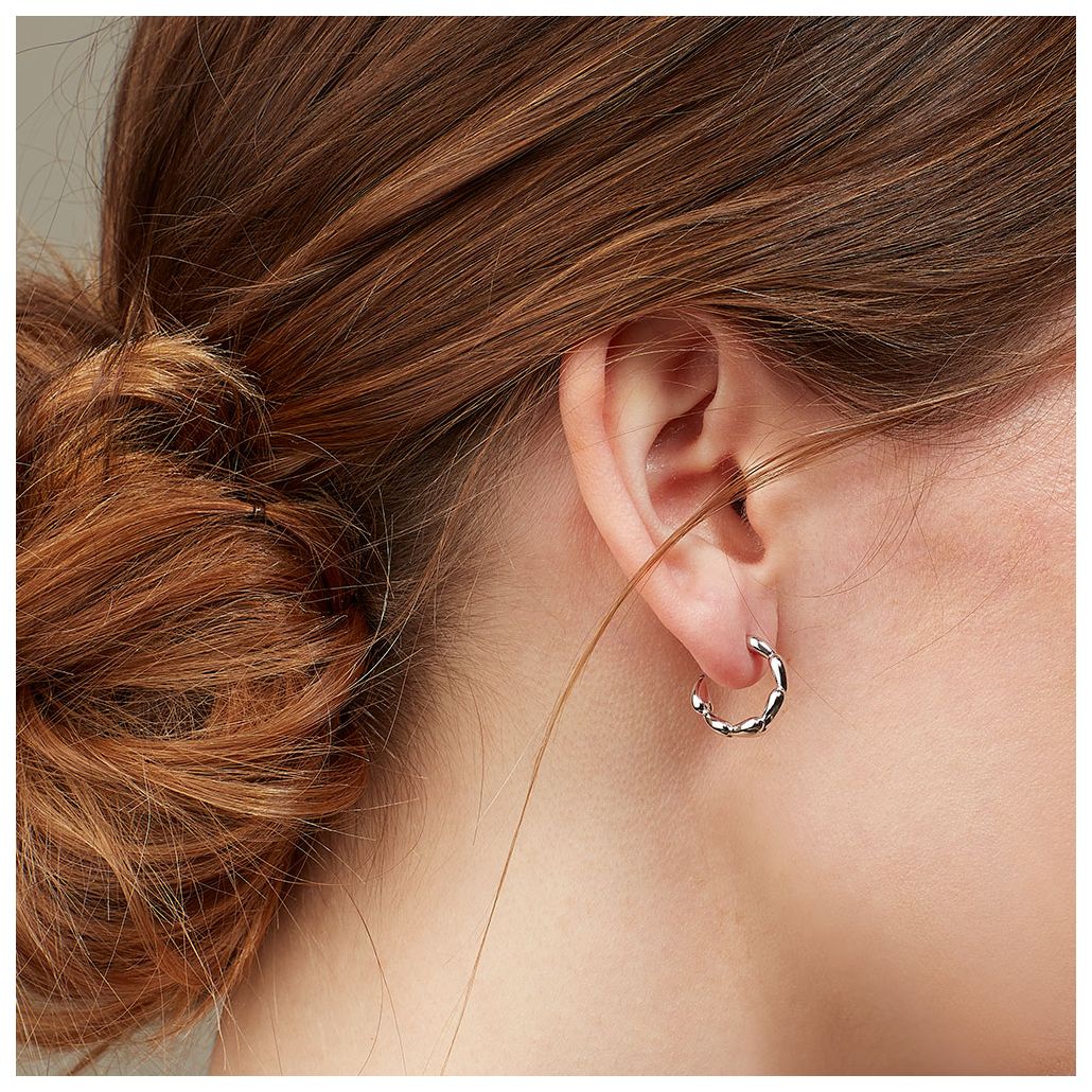 KH Silver Desire Kiss Linking Heart Mini Hoop Errngs