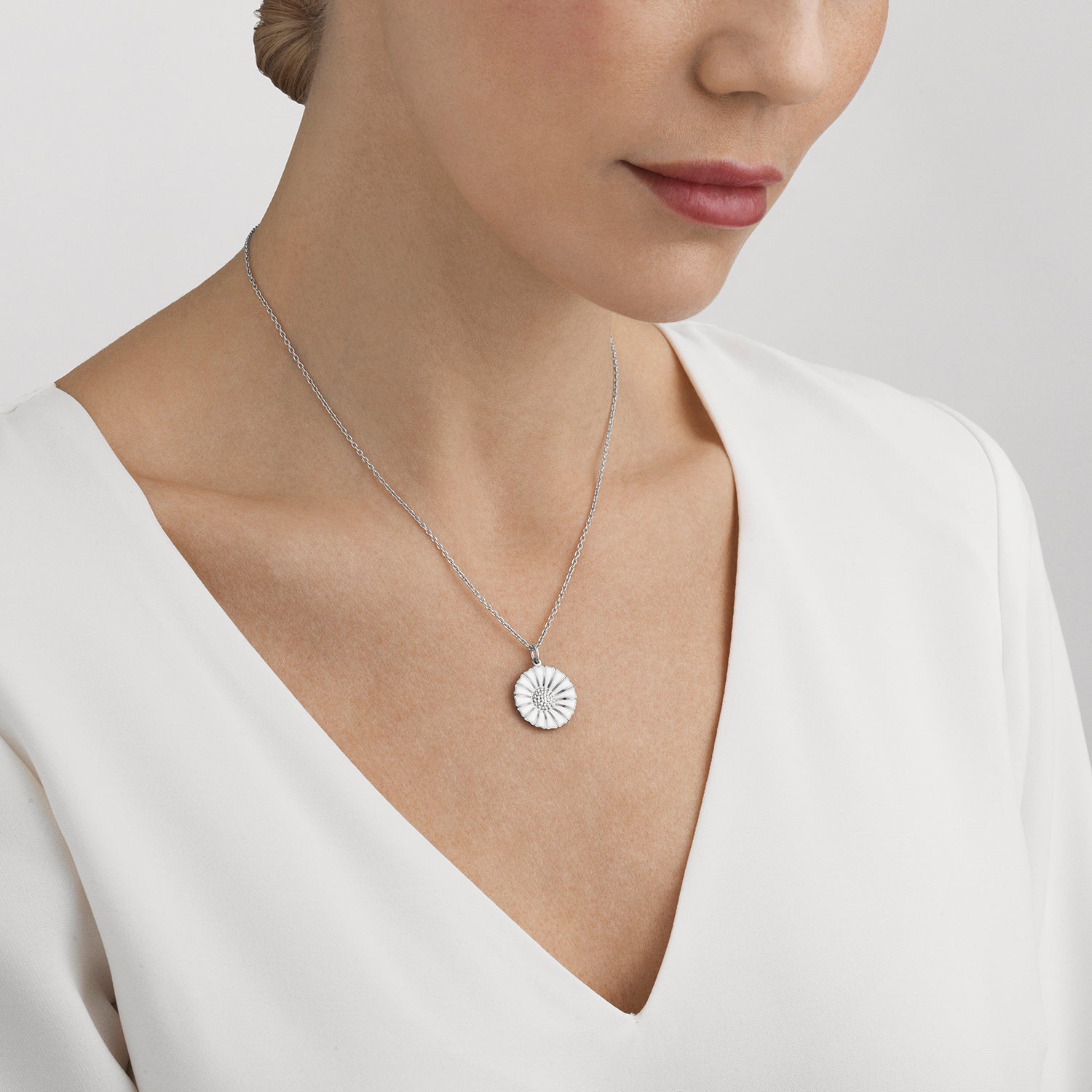 Silver Daisy Pendant