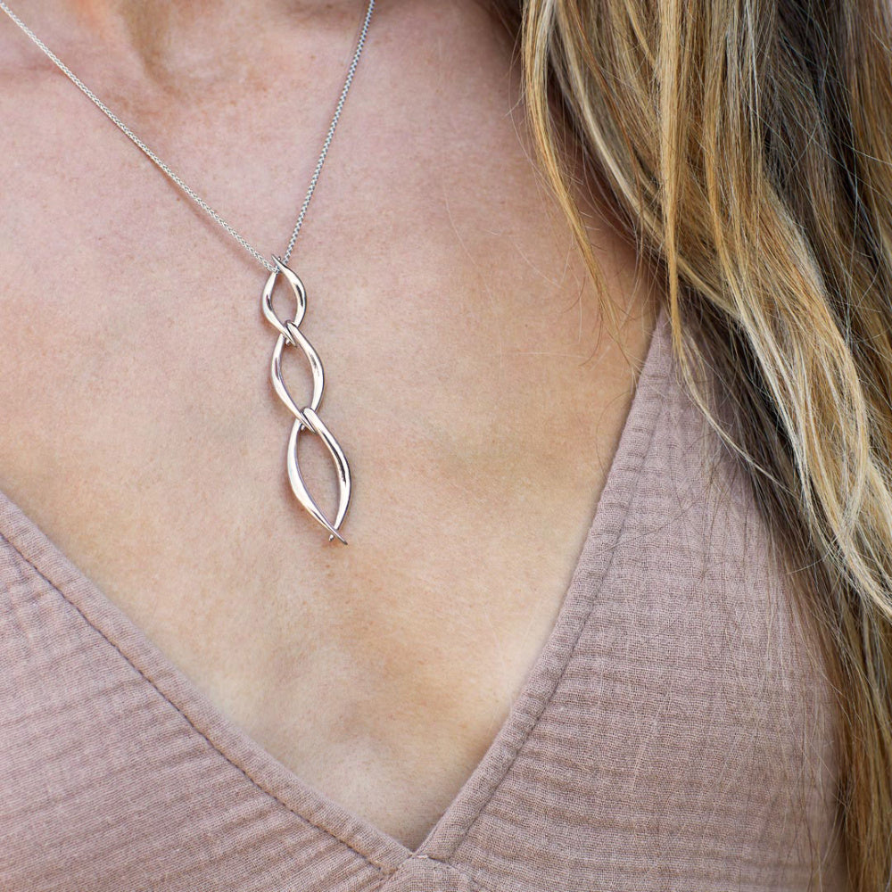 Entwine Twine Twist Trio Link Necklace