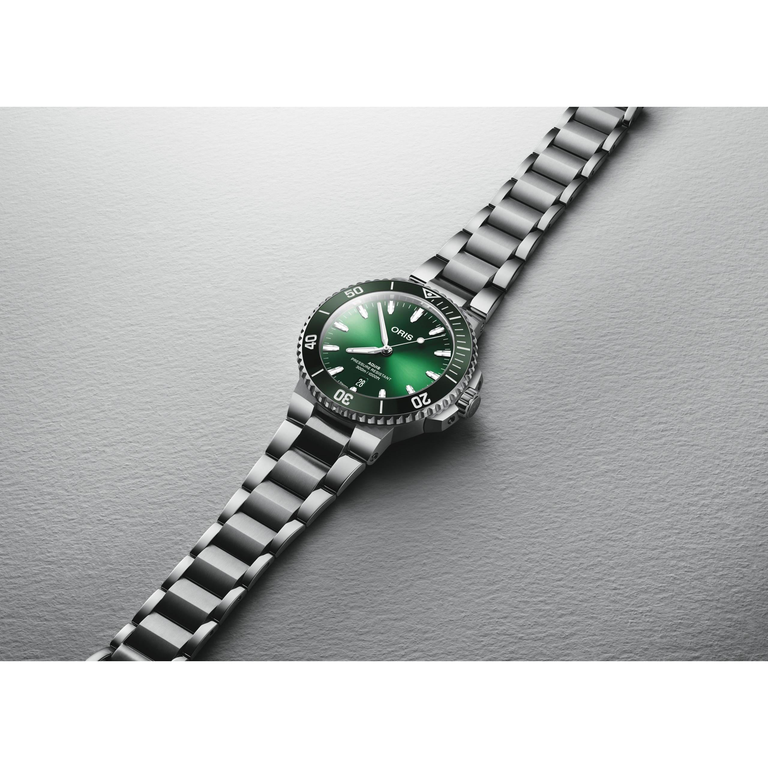 Aquis Date - Green Dial - 41.50mm
