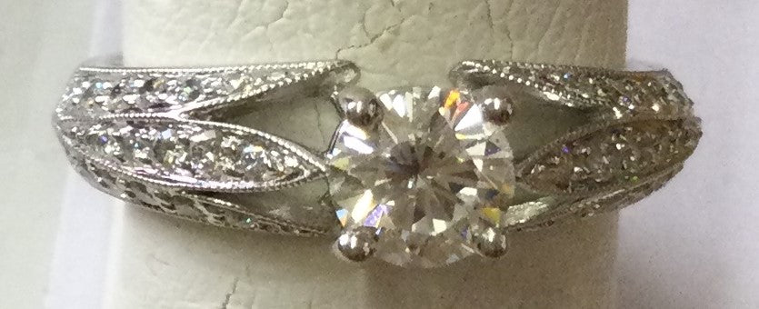 18ct White Gold Dia/Pave Set Shldrs