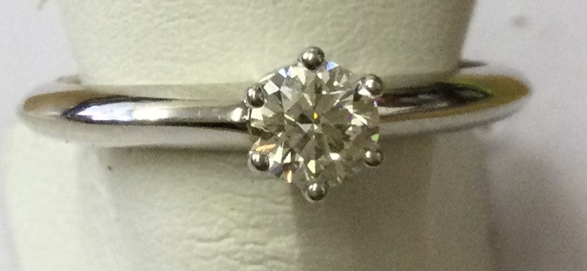 18ct white gold Insignia Ring