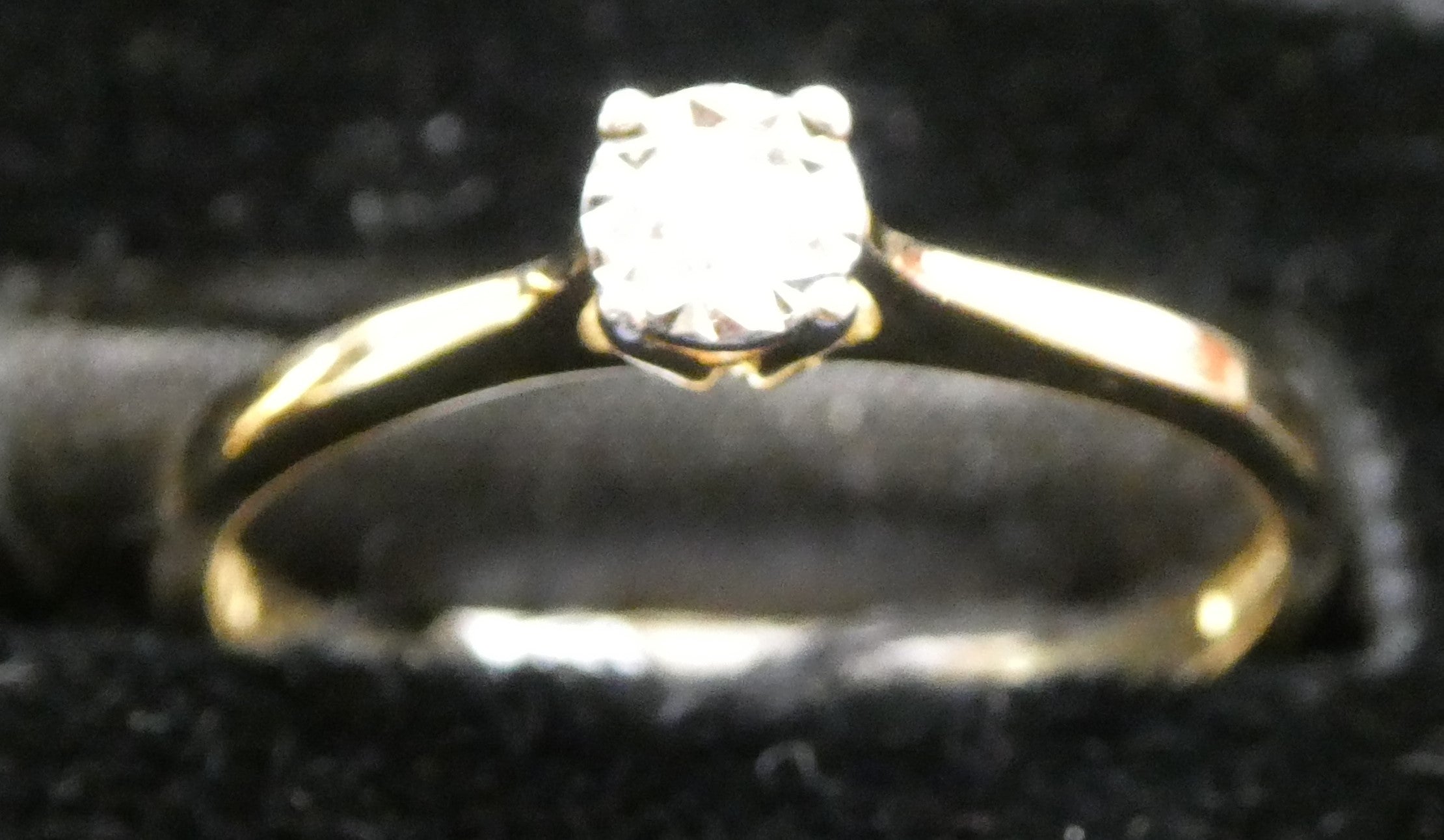18ct Gold yellow gold illusion set solitaire Diamond ring