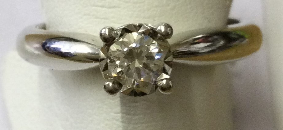 18ct White Gold 1dia Starlight 0.33