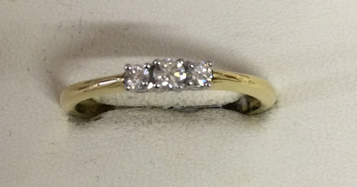 18ctyw 3 Diam Clw 0.15ct