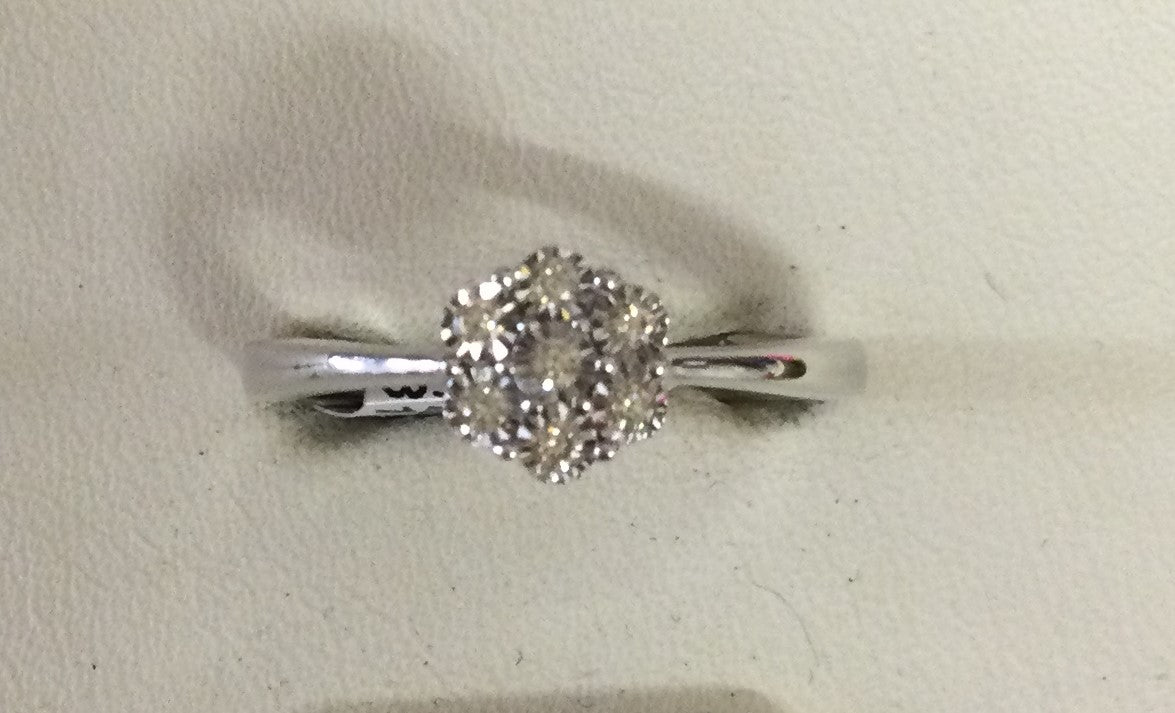 9ct White Gold 7di-Illus Set