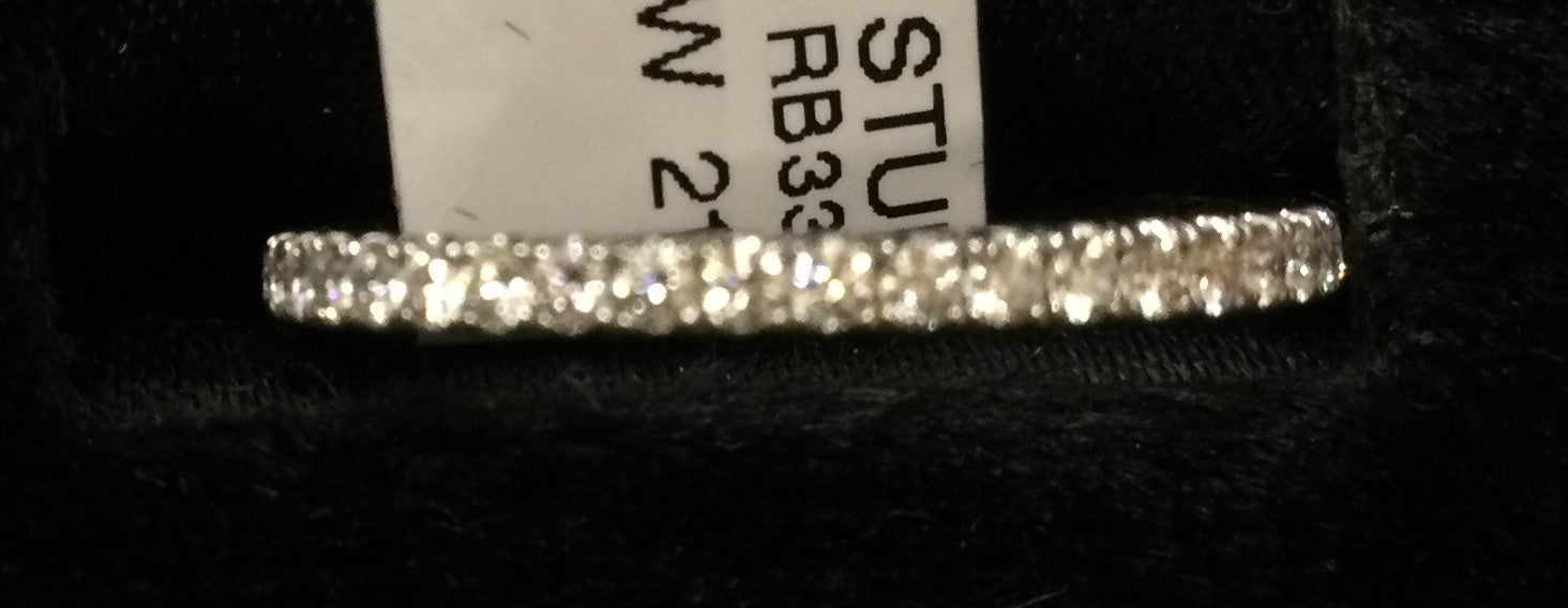 18ct White Gold 21 Diamond Claw Set Diamond Ring