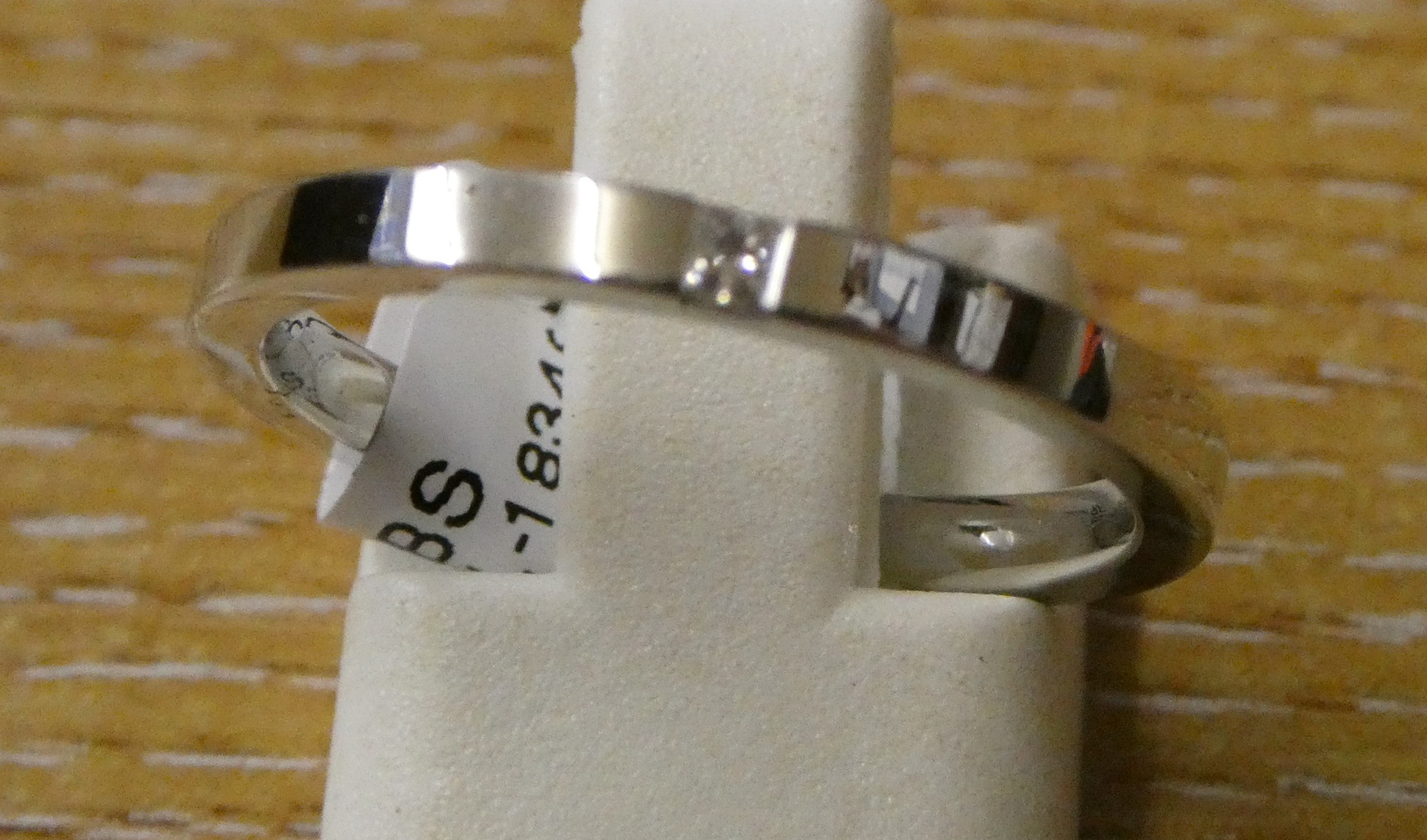 18ct White Gold 2mm Fltcrt B 1pcdia