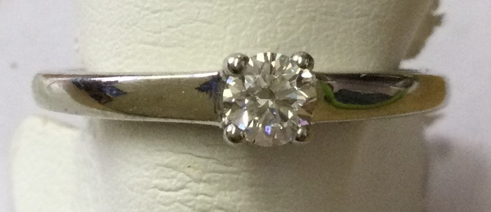 18ct White Gold Clw Diamond Solitaire