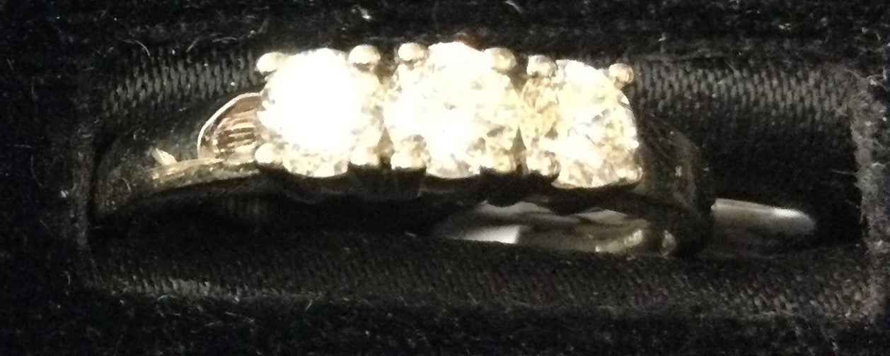 18ct White Gold 3dia 4clw