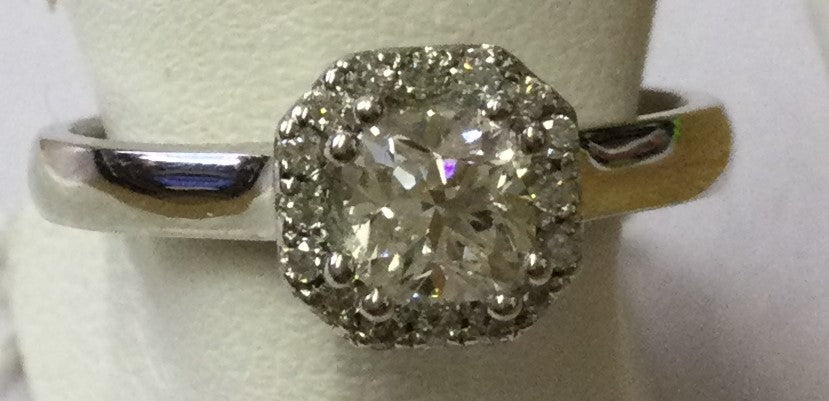 18ct White Gold Sq Dia 16 Dia Surr