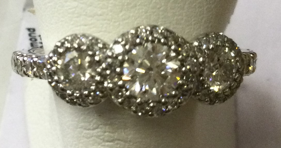 18ct White Gold Triple Clust Di Shldr
