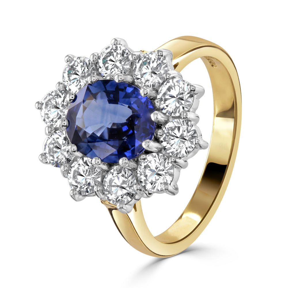 18ct Yellow Gold Oval Cut Sapphire & Round Brilliant Cut Diamond Cluster Ring