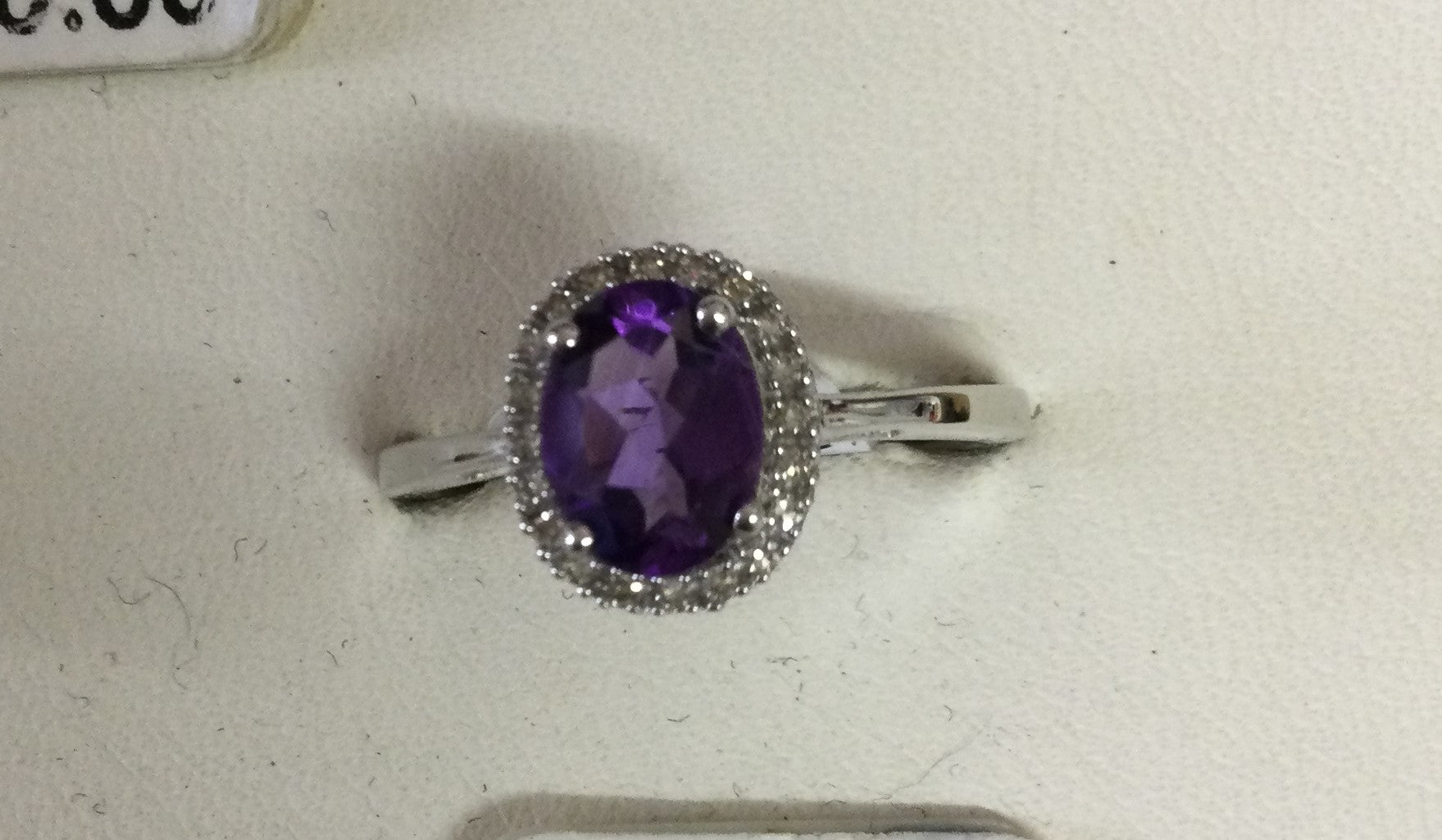 9ct White Gold Ovl Am/Multi Dia