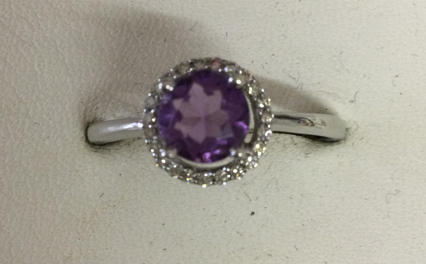 9ct White Gold Rnd Am/Dia Halo Clust