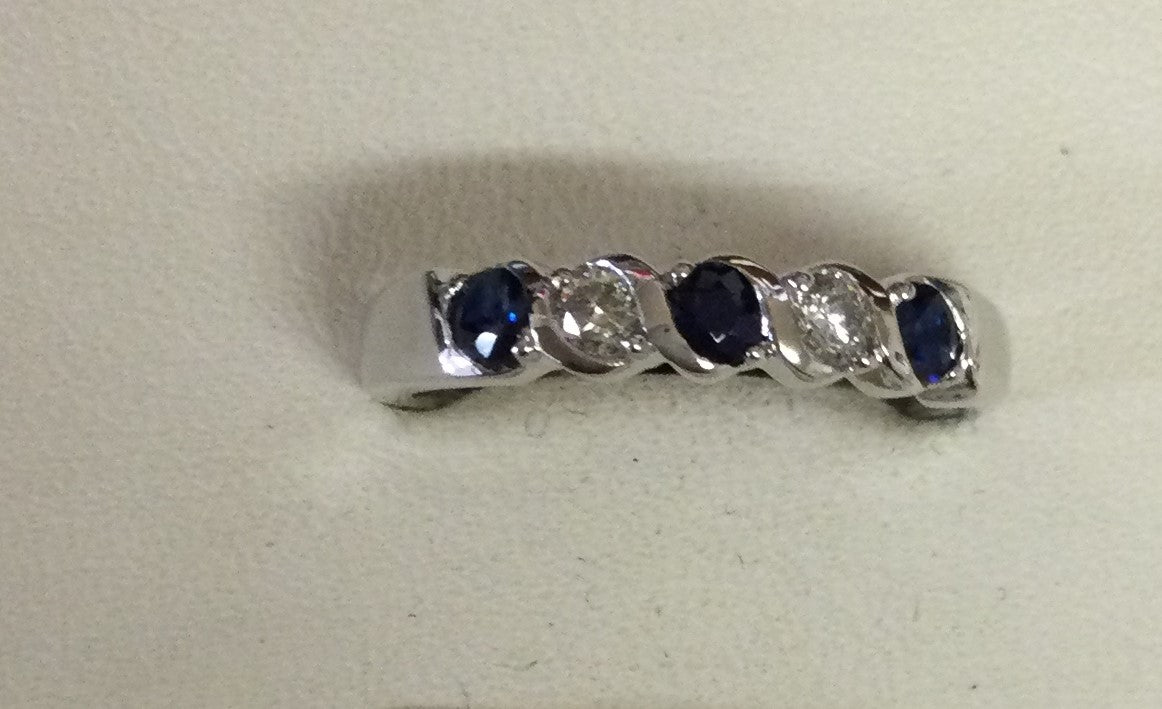 9ct White Gold 3sap/2dia 1/2 Et