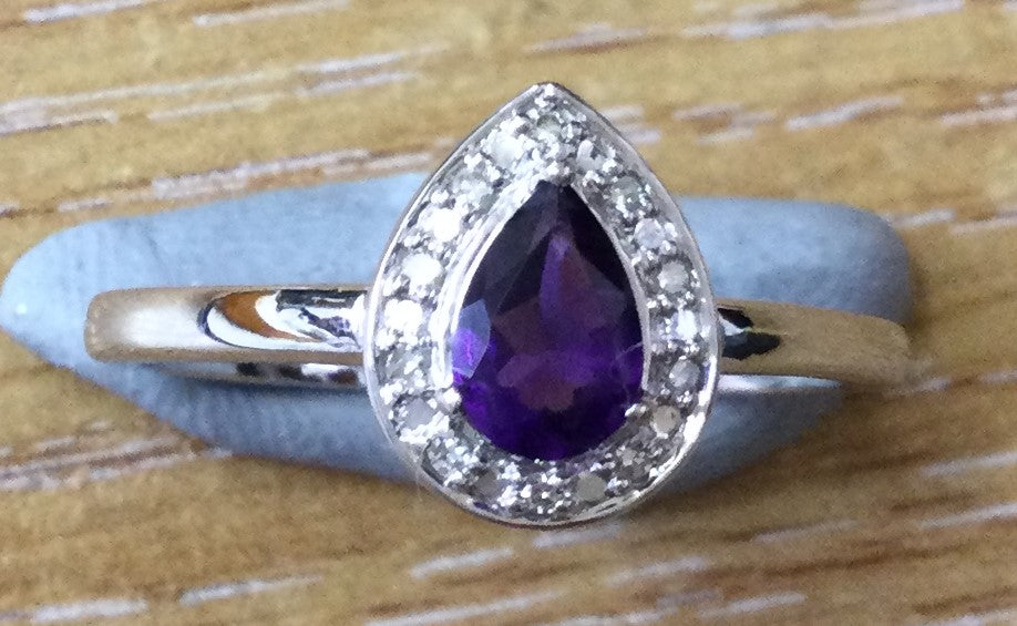9ct White Gold Amethyst&Dia Ring