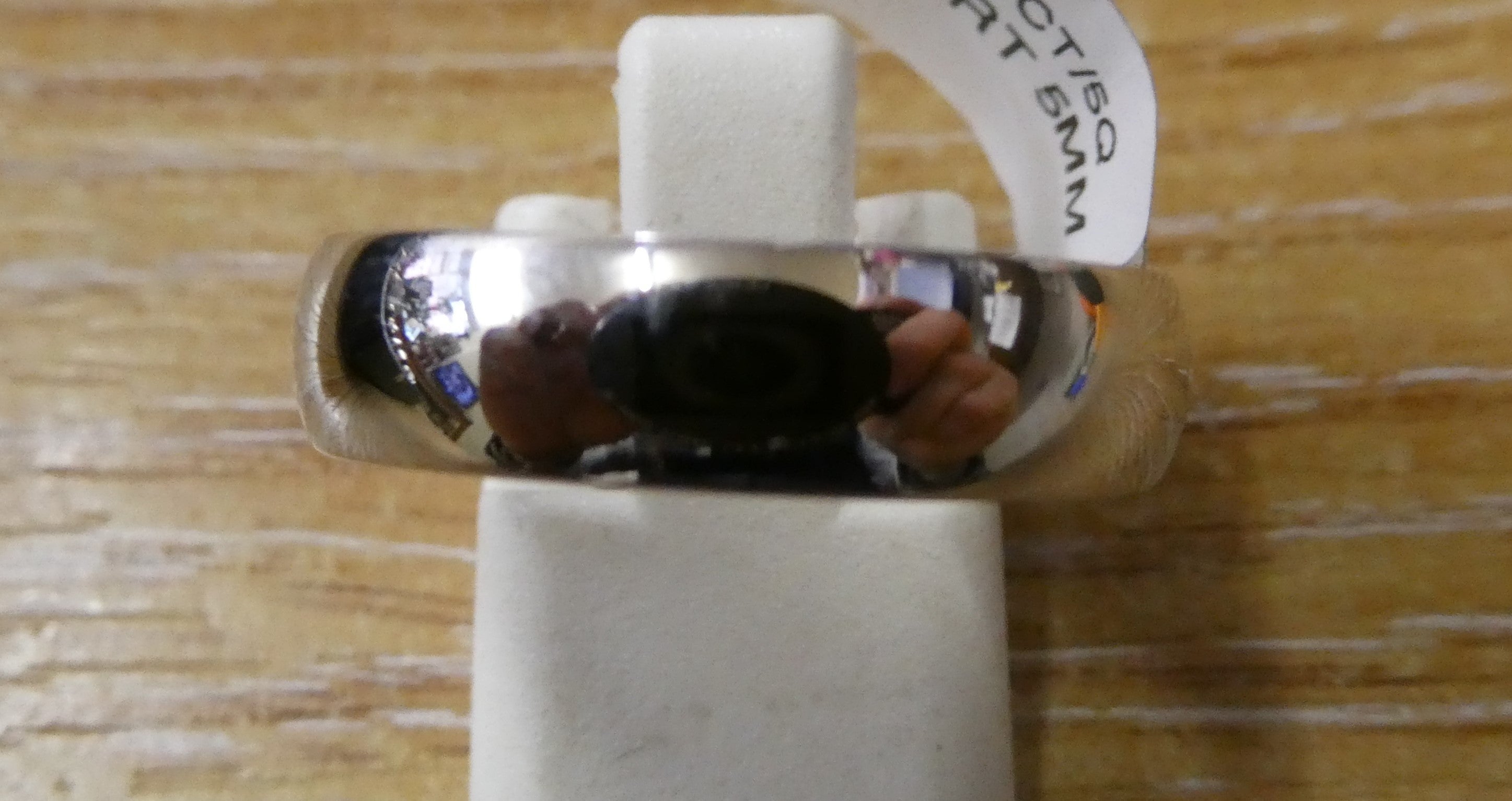 18ct White Gold Crt 5mm Q