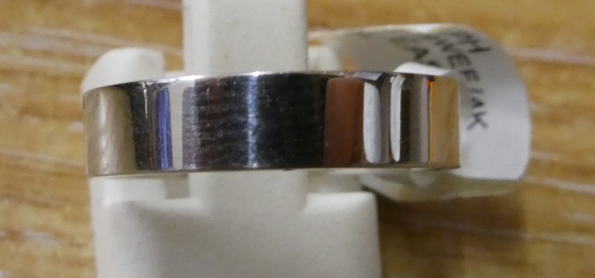 9ct White Gold Easy Fit Crt 4mm     K