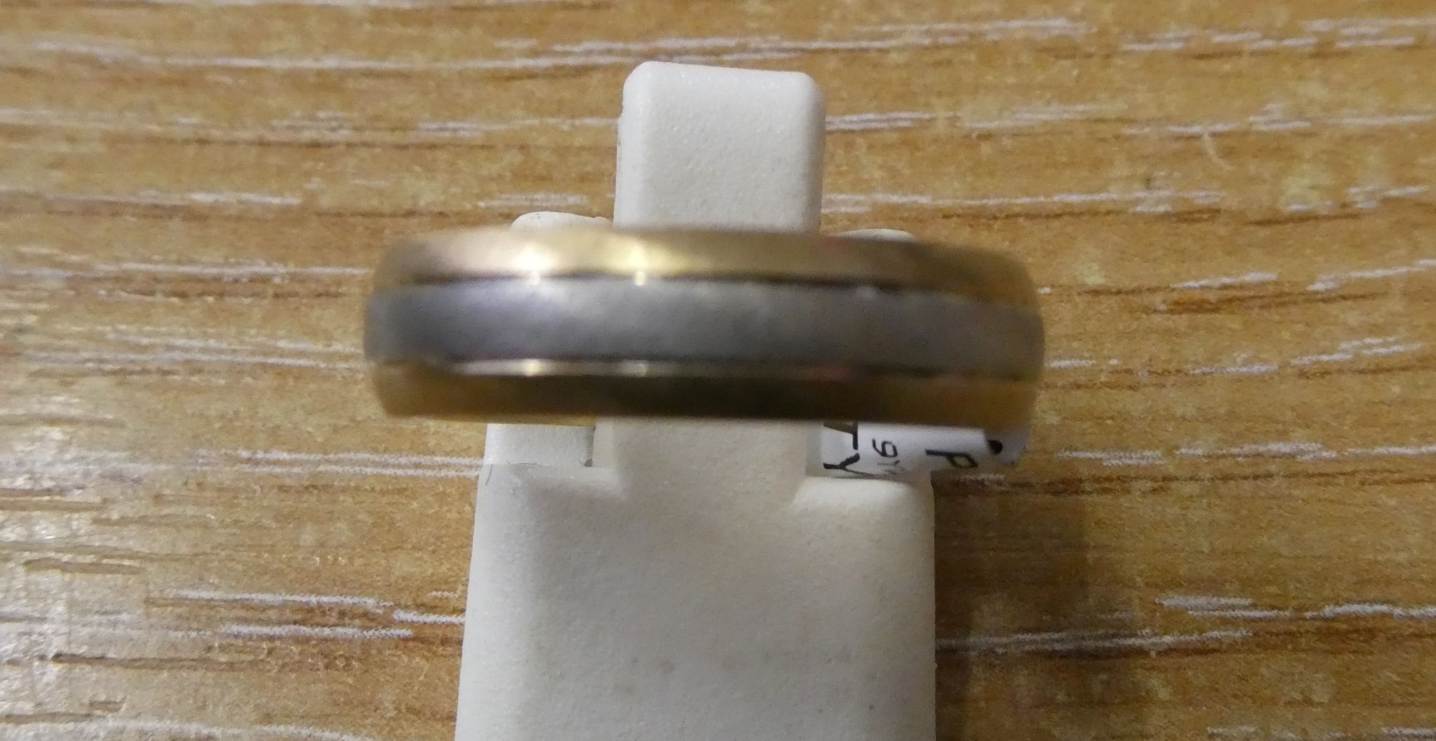 9ct yellow and white gold Matt Finish      M