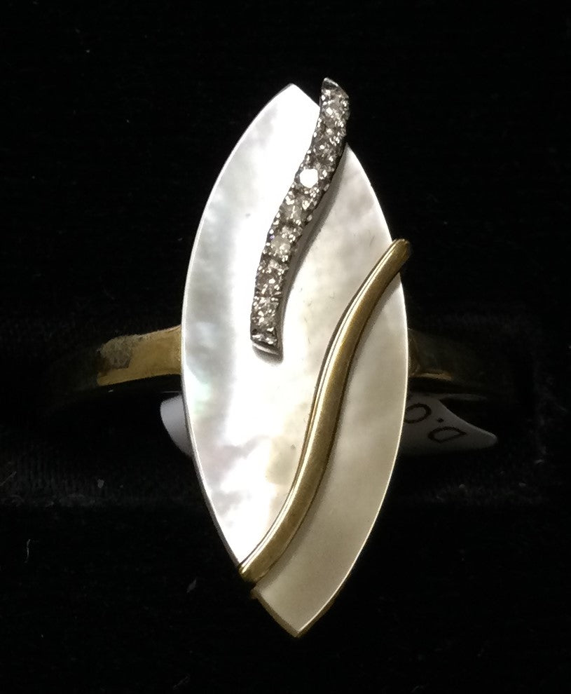 9ct Yellow Gold Mop & 7 Dia Ring
