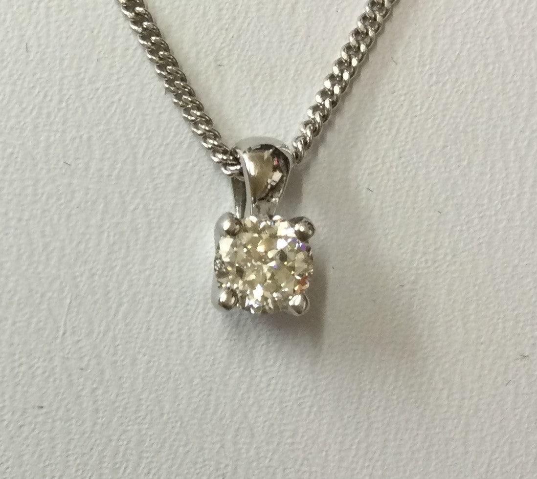 18ct White Gold 1m-Cut Dia  4clw Pend