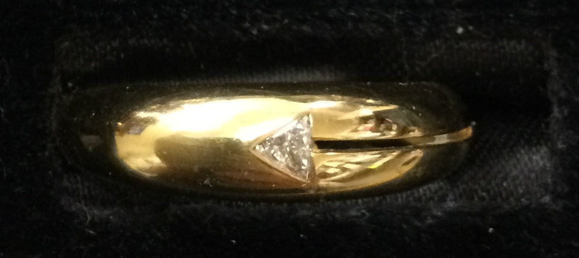 18ct Yellow Gold S/S Triangle Ring
