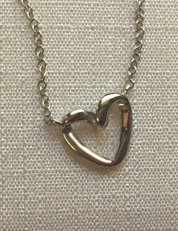 9ct White Gold Ribbon Hrt Pndt+Ch