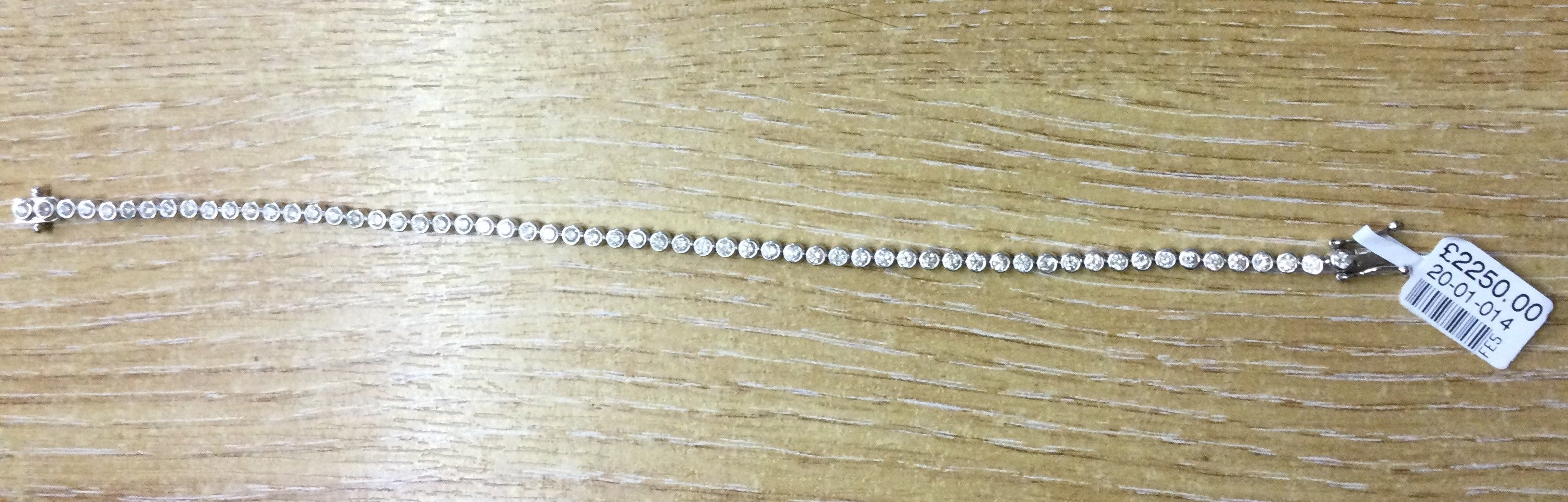 9ct White Gold Diamond Line Brac