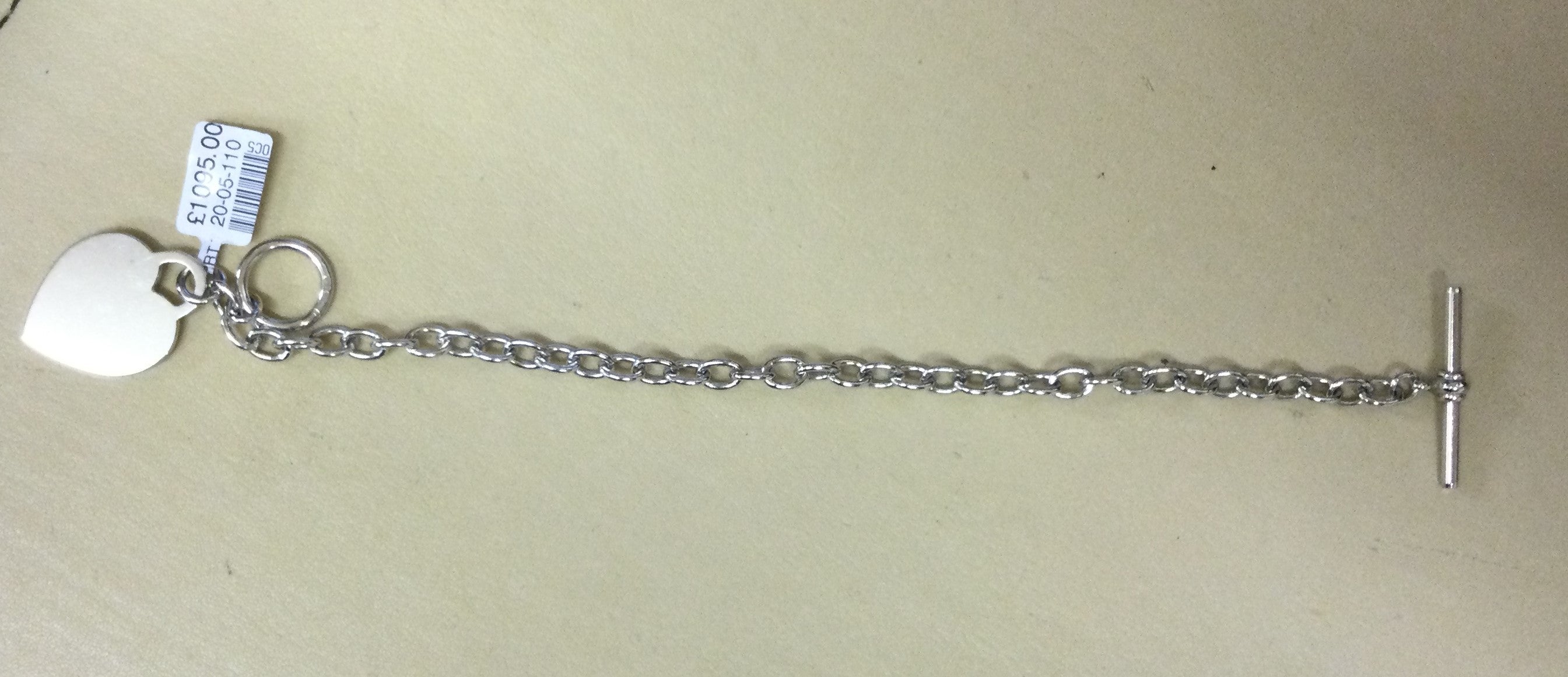 9ct White Gold Open Trace Hrt T-Bar