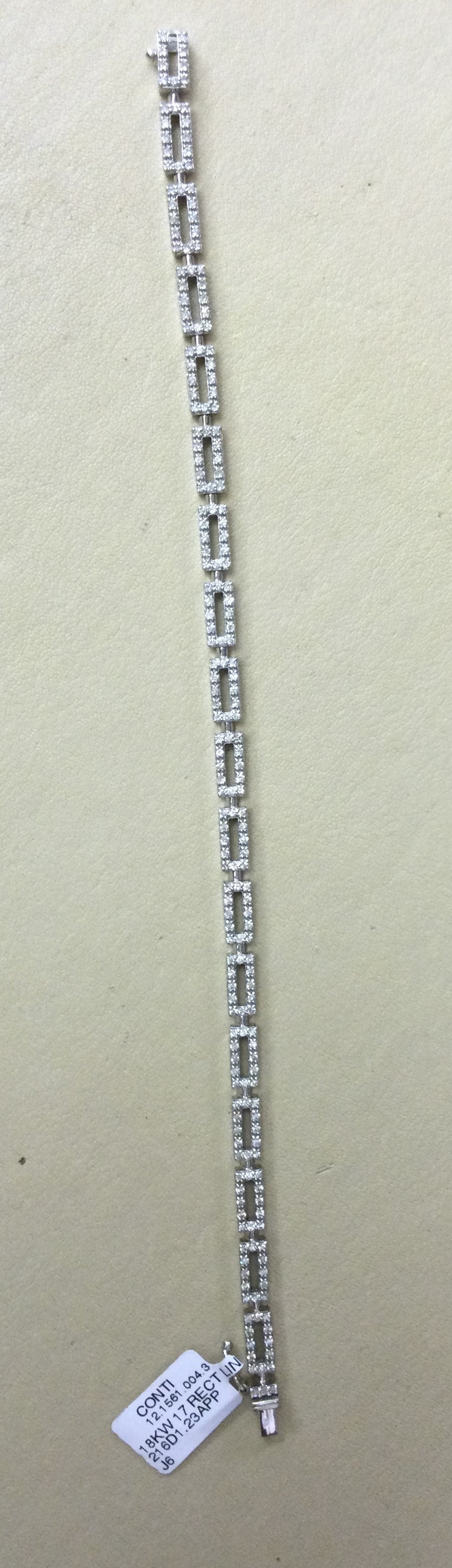 18ct White Gold 17 Rect Link Dia Blt