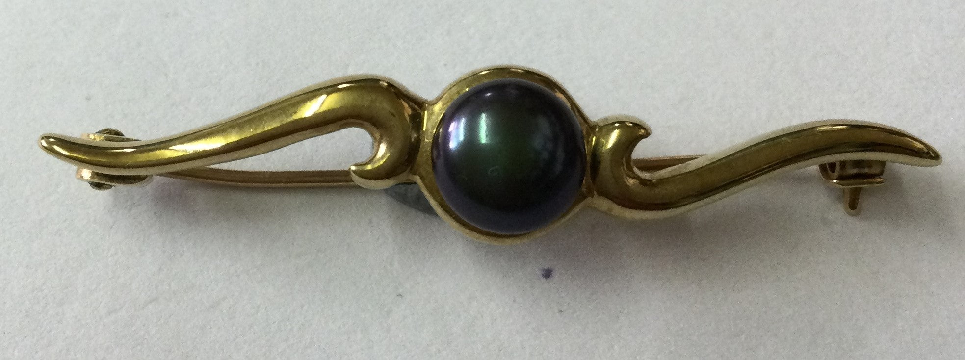 9ct gold  Blk C.Prl Fwp Brooch